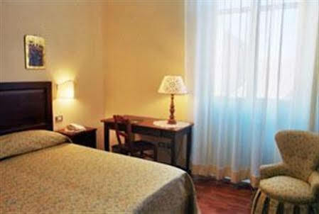 Residence Hotel La Vetreria Катания Екстериор снимка